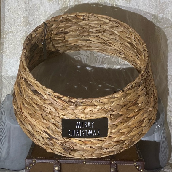 Rae Dunn Holiday Rae Dunn Merry Christmas Tree Collar Poshmark